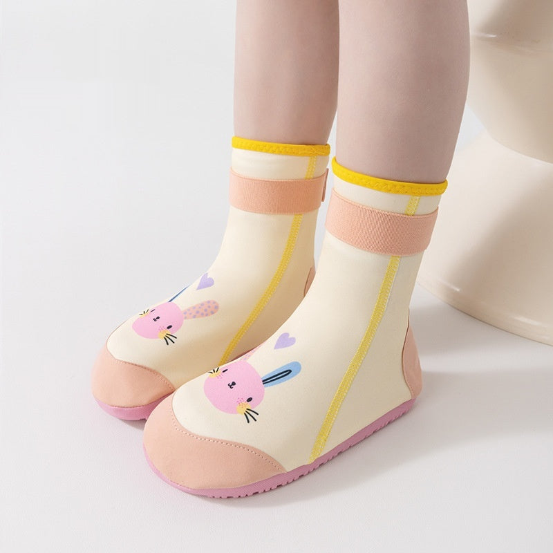 Kinder Cartoon-Badeschuhe mit hohem Schaft – Bild 10 | LuxeStyle