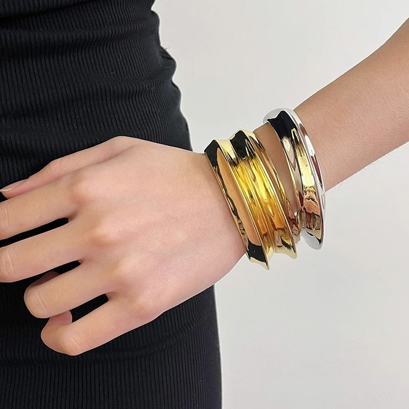 Flying Saucer Armreif für Damen – Bild 7 | LuxeStyle
