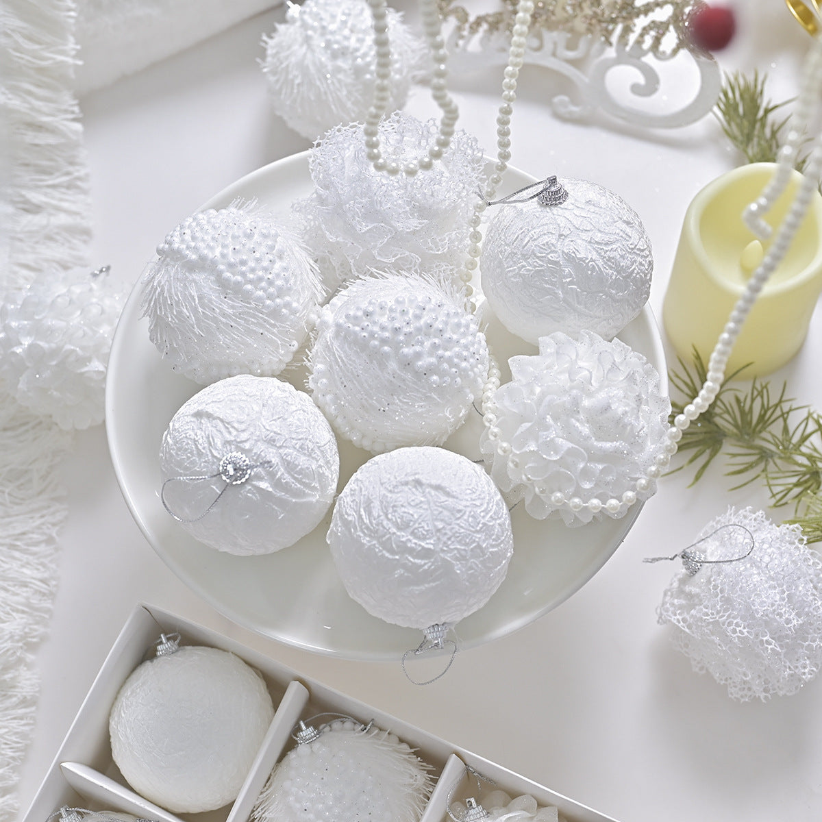 Glitzernder Weihnachtsball aus Schaumstoff – Bild 5 | LuxeStyle