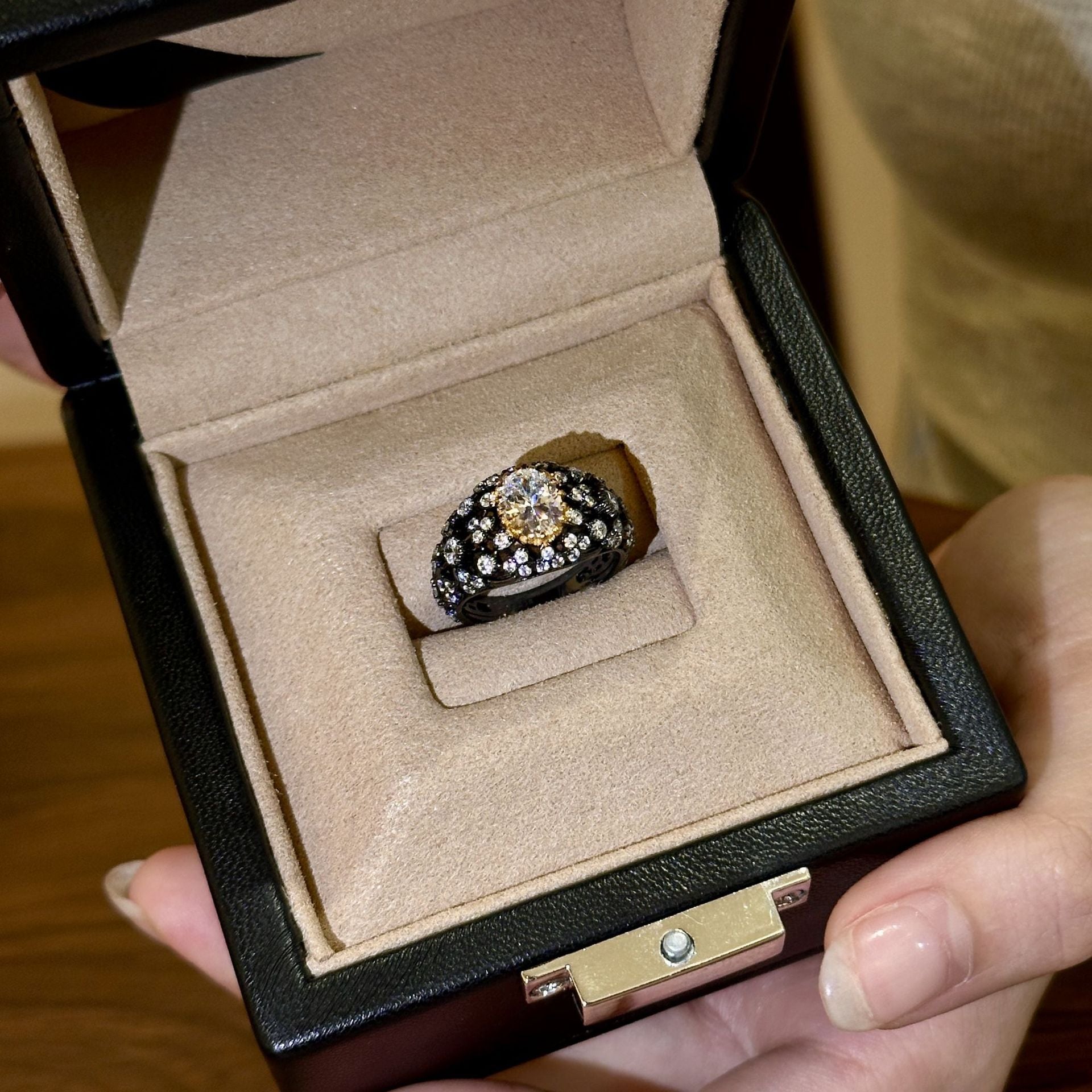 Luxuriöser Diamantring aus S925 Sterlingsilber