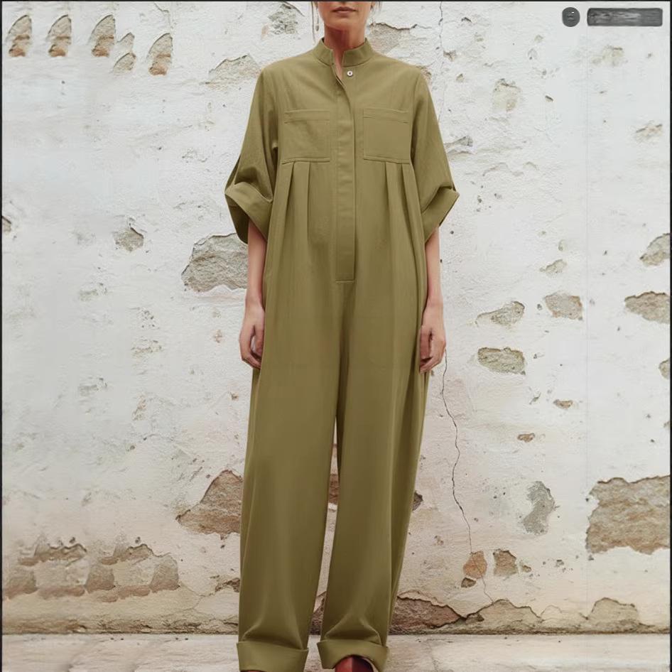 Minimalistischer, plissierter Jumpsuit