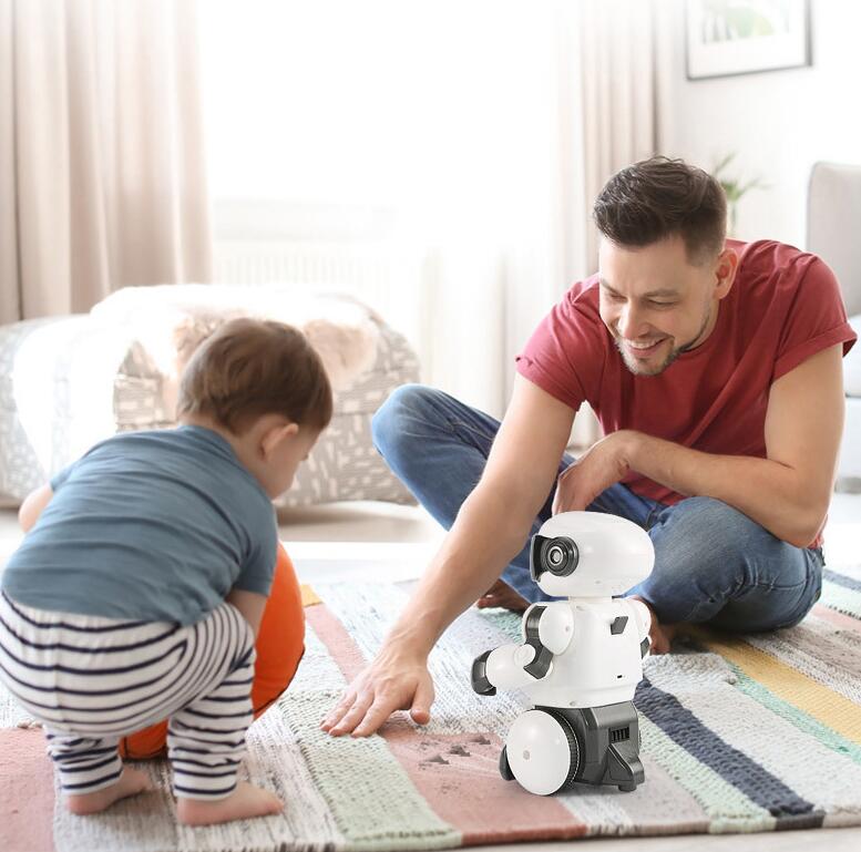 Smarter Kehrroboter "Little Guardian"