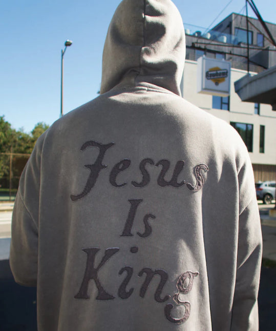 Grauer Distressed Hoodie mit überschnittenen Ärmeln – Ansicht 5