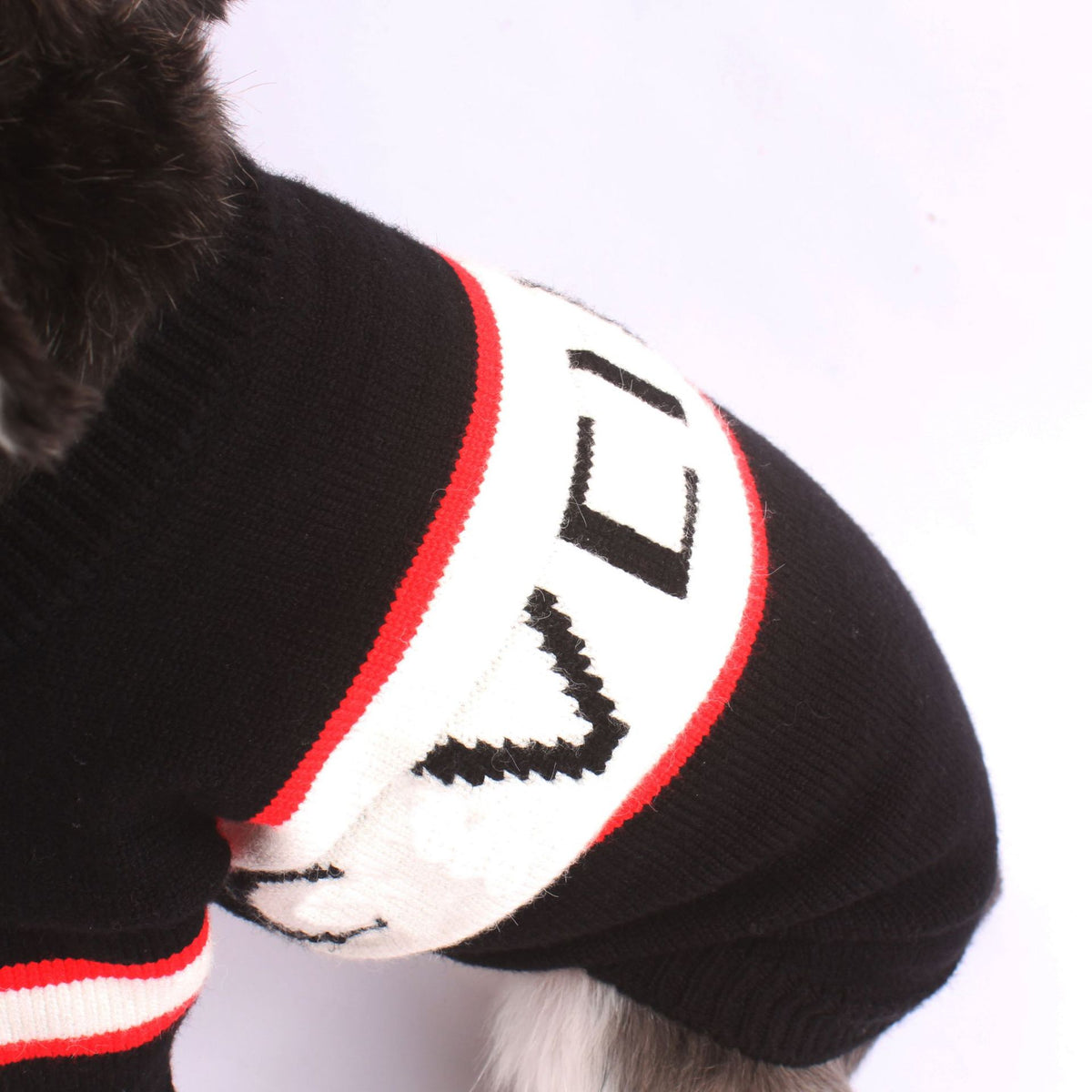 Schwarzer Wollpullover für Haustiere – Bild 5 | LuxeStyle