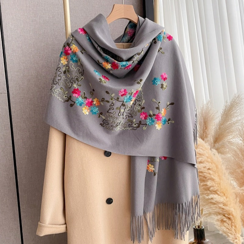 Langer Tassel-Schal aus Polyester, 200 × 70 cm – Bild 10 | LuxeStyle