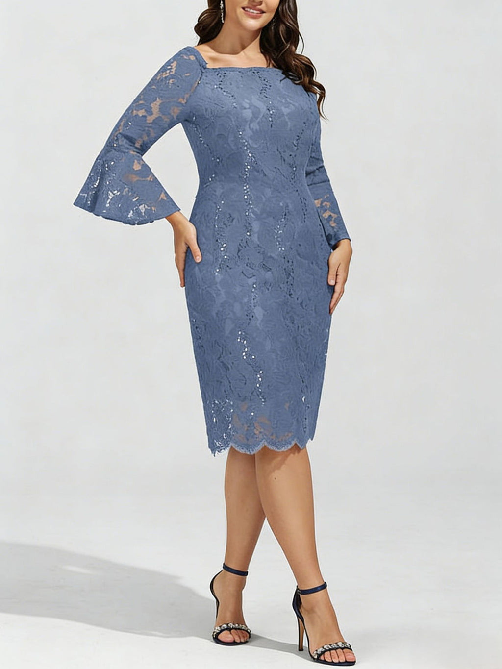 Elegantes Kleid mit Stickerei
