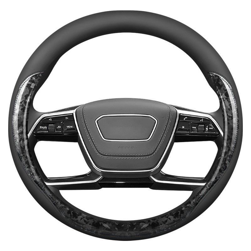 Sportlicher Lenkradbezug aus Karbonfaser