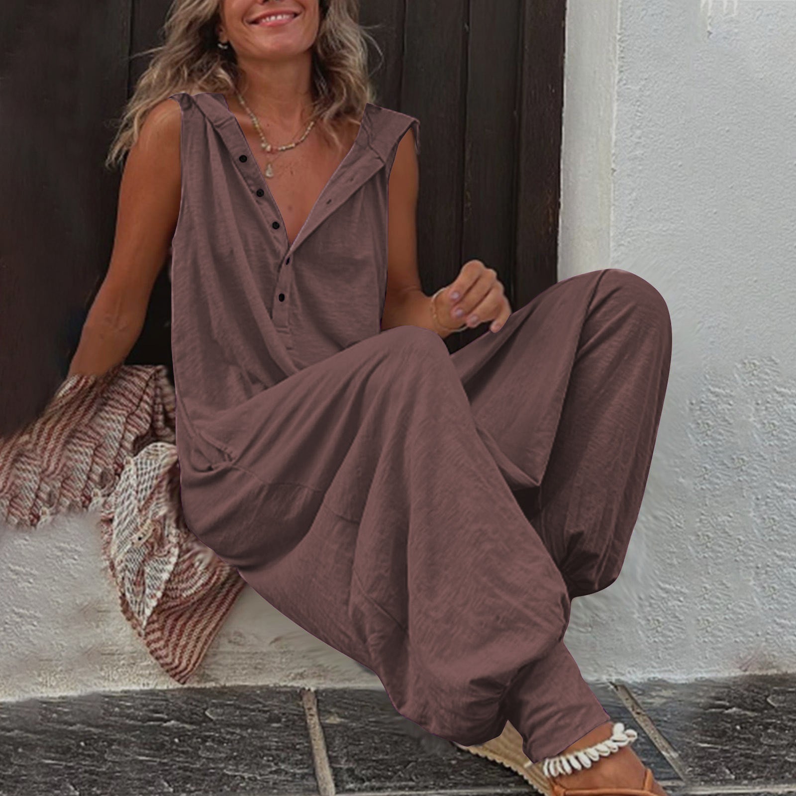 Einheitlicher Jumpsuit mit Kapuze