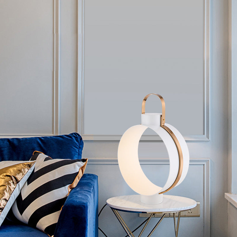 Moderne minimalistische Tischlampe