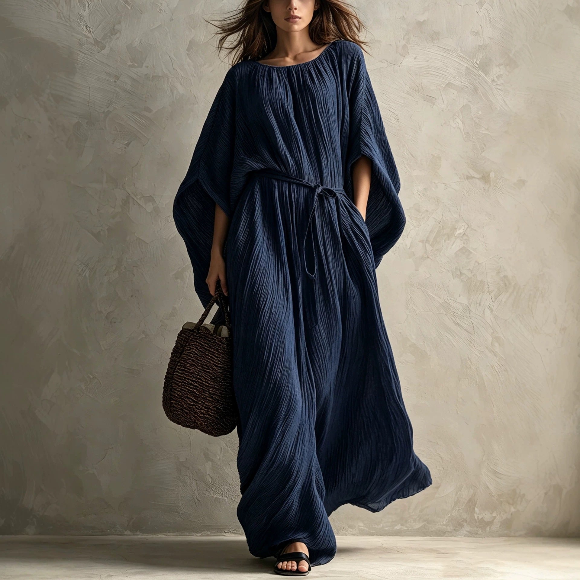 Elegantes Plissée-Kleid mit Fledermausärmeln