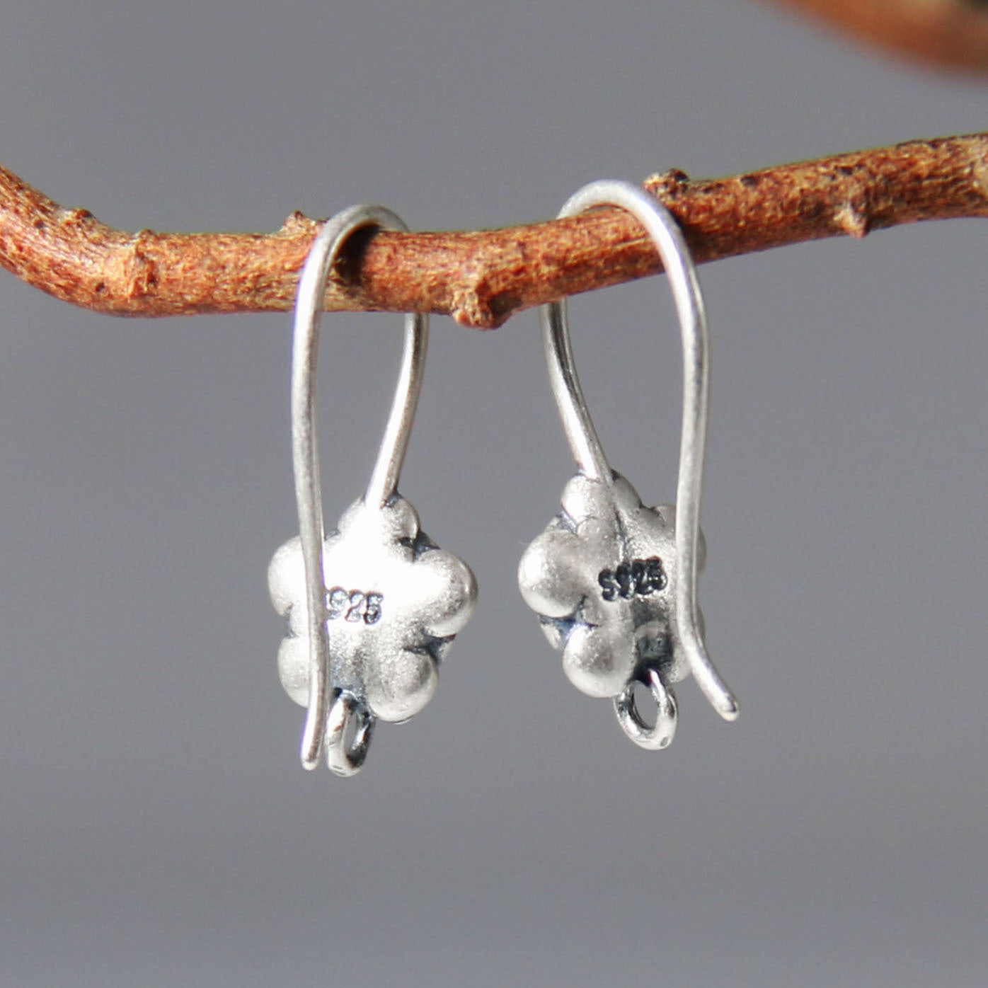 Ohrhaken "Ethno-Blume" aus 925er Sterlingsilber