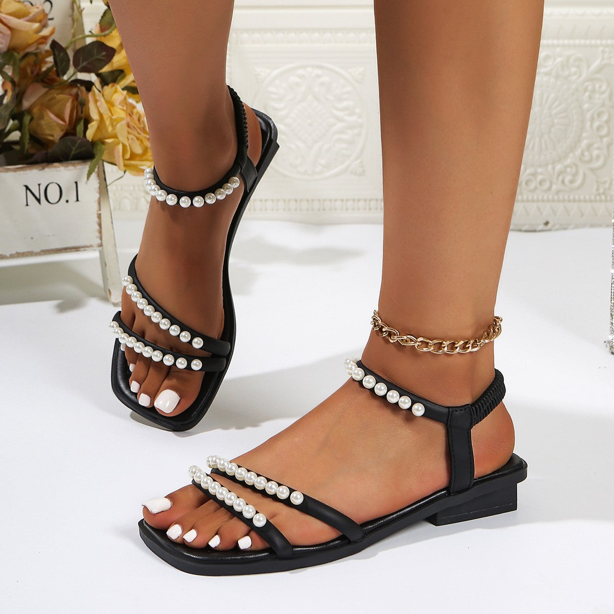 Modische, vielseitige Sandalen mit eckiger Spitze