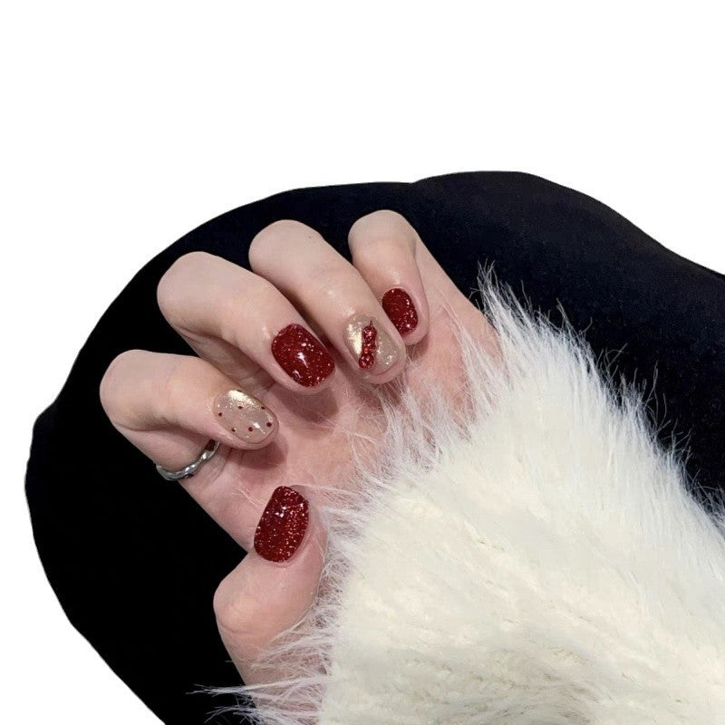 Rote Nagel-Patches mit Sternenhimmel-Muster
