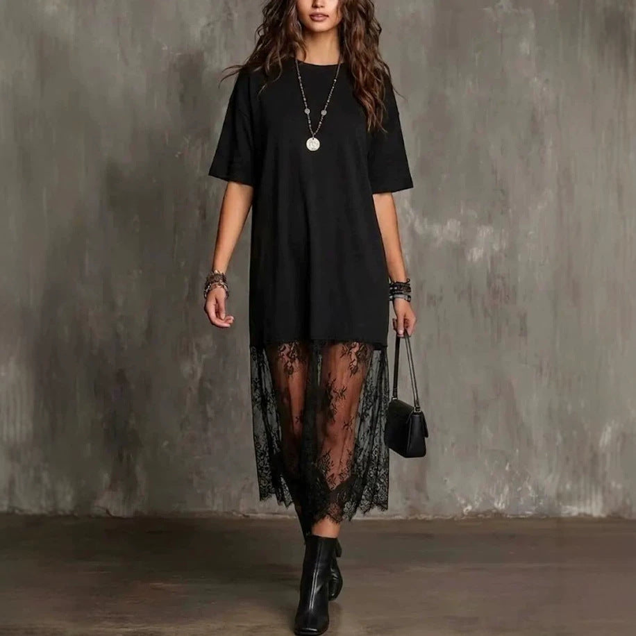 Kurzes Kleid mit Spitze und Rundhals