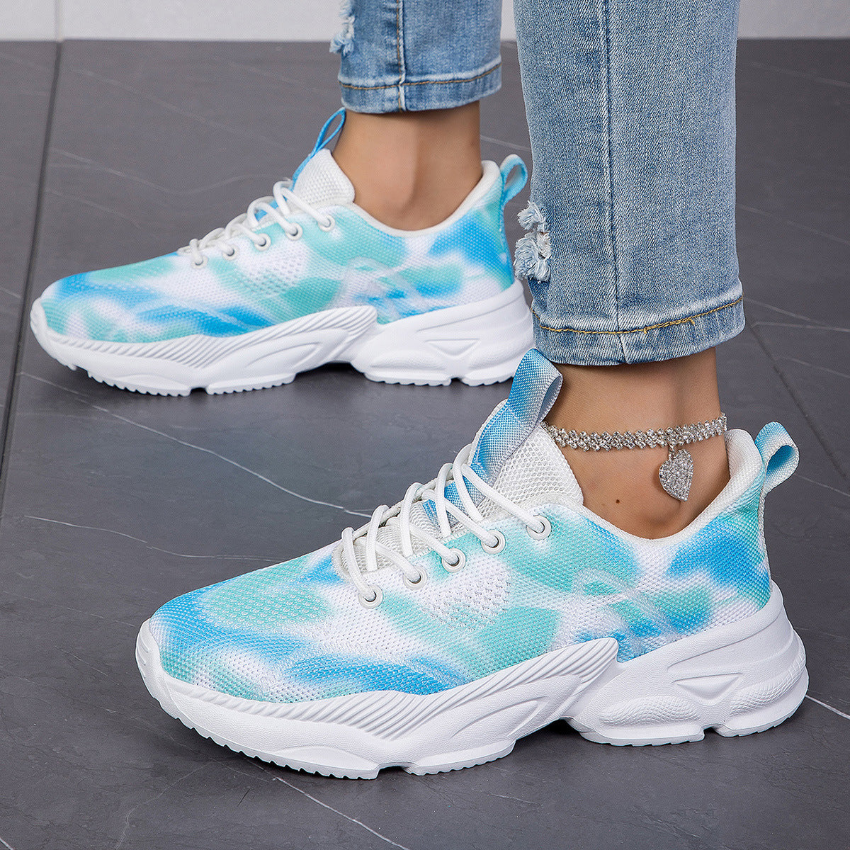 Freizeit-Sneaker mit Blumenmuster