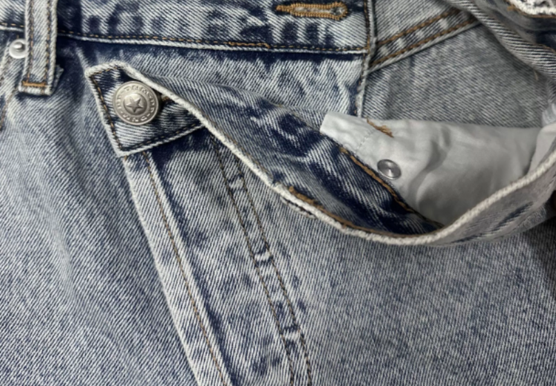 High-quality Slanted-button Placket Design Straight-leg No-stretch Sho