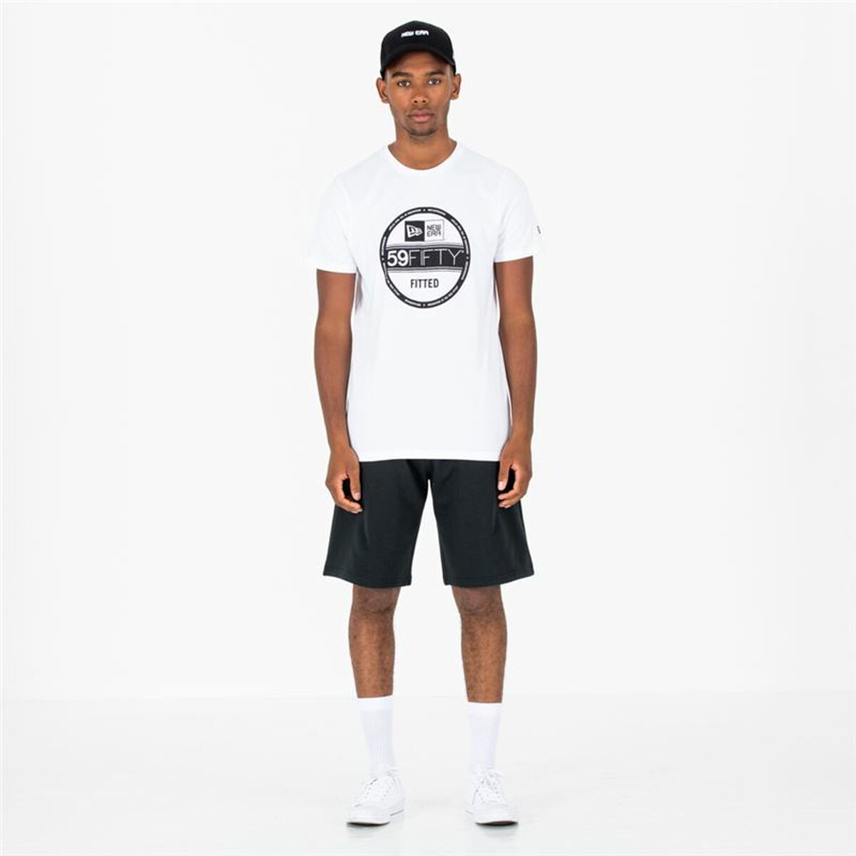 Herren Kurzarm-T-Shirt New Era Essential Visor Sticker Weiß – LuxeStyle Schweiz