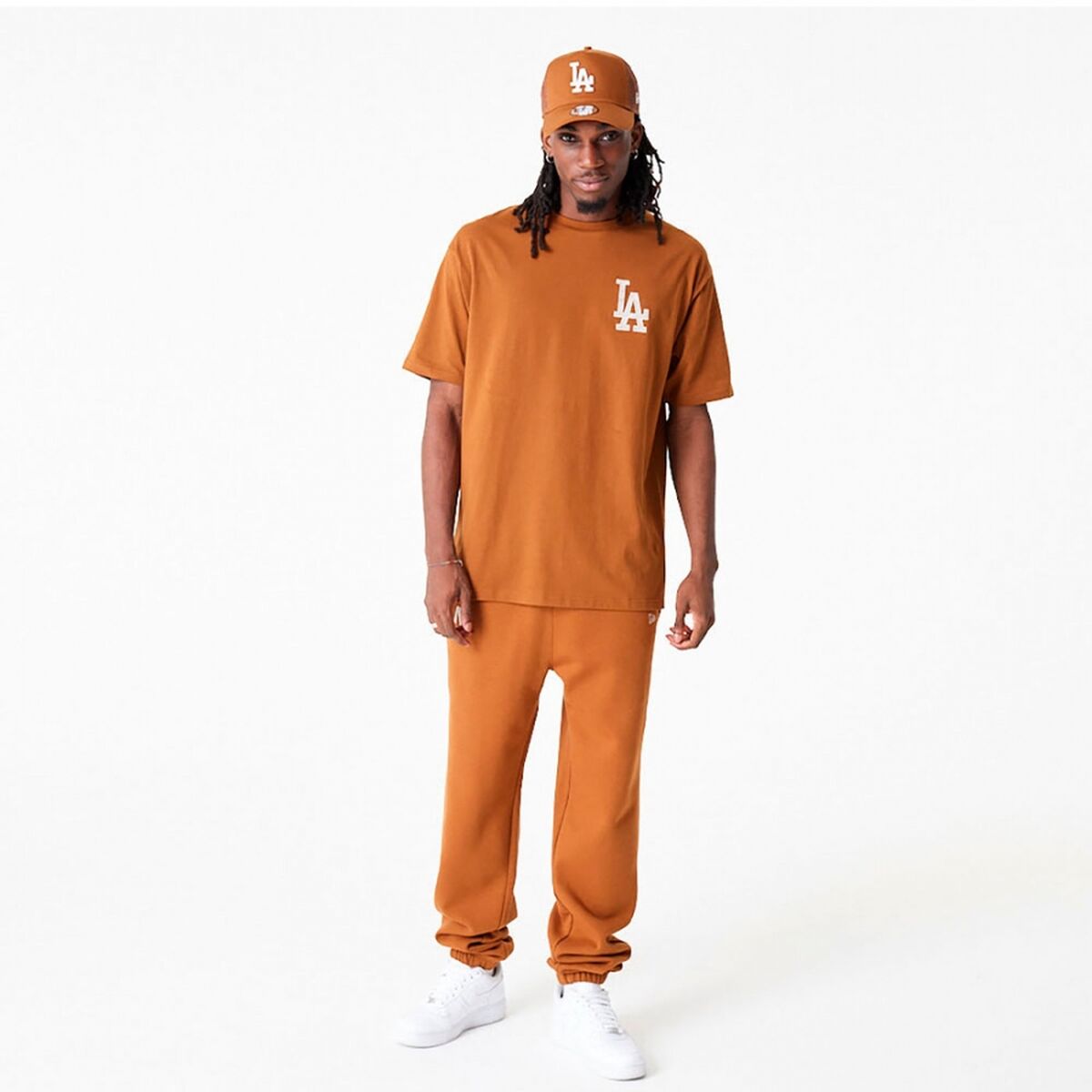 Kurzärmliges Sport T-Shirt New Era TEE LOSDOD TPNSTN 60416427 Braun – LuxeStyle Schweiz