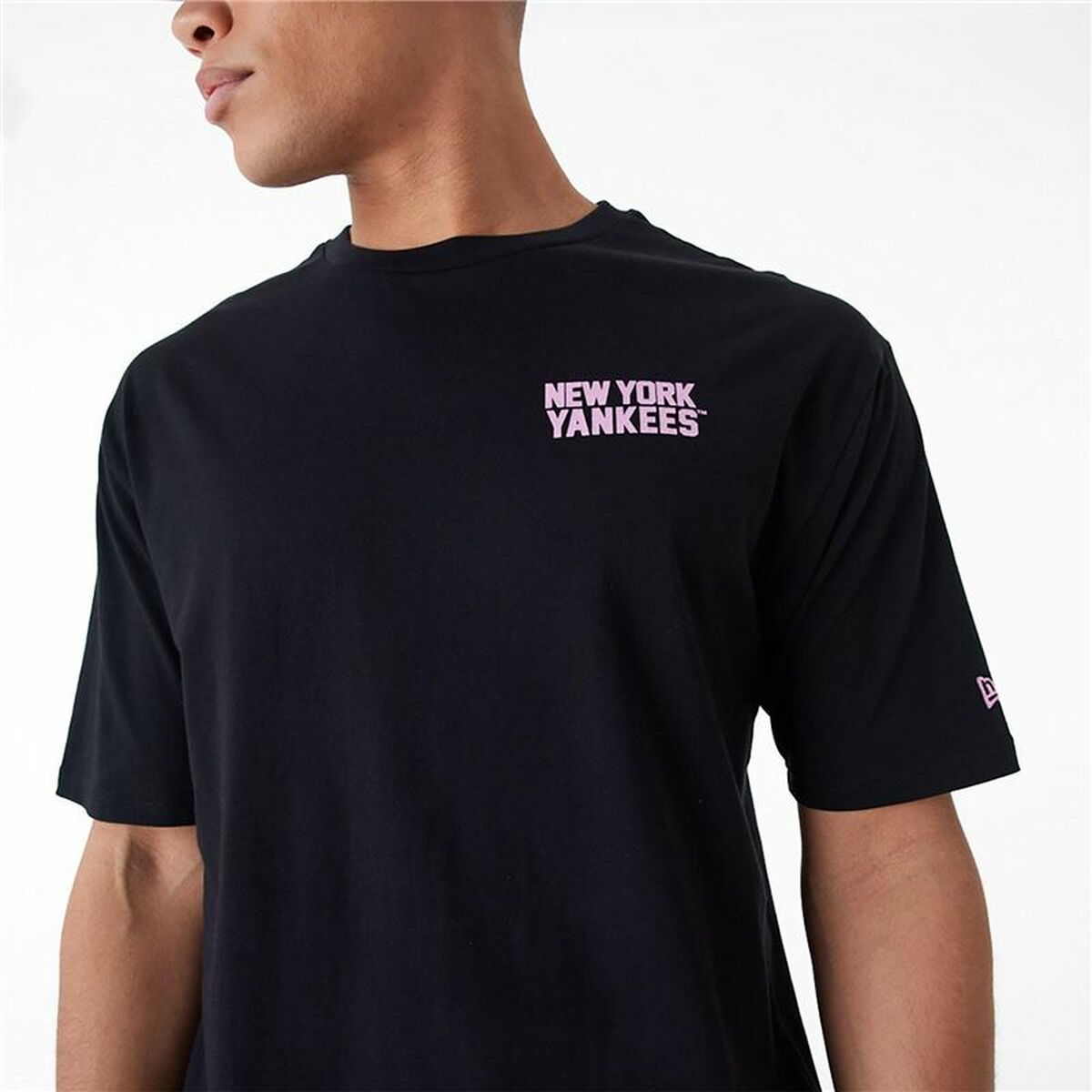 Schwarzes Sport T-Shirt: Perfekt für Training & Freizeit.