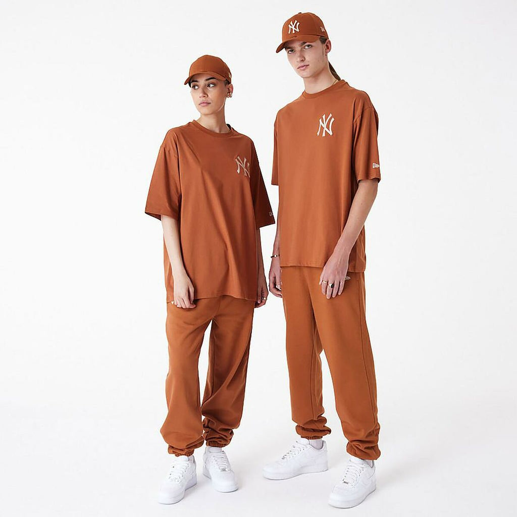 Kurzärmliges Sport T-Shirt New Era LEAGUE ESSNTLS LC OS TEE NEYYAN – LuxeStyle Schweiz