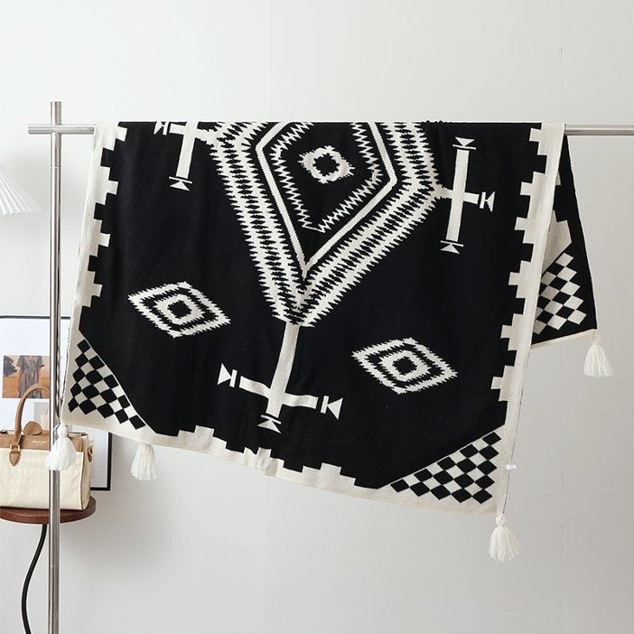 Ethno Strick-Poncho mit Quasten