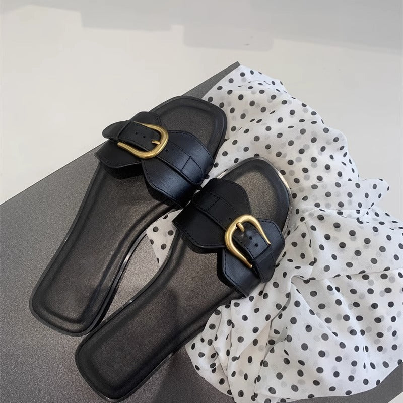 Französische Retro-Schnallen-Sandalen – Bild 4 | LuxeStyle