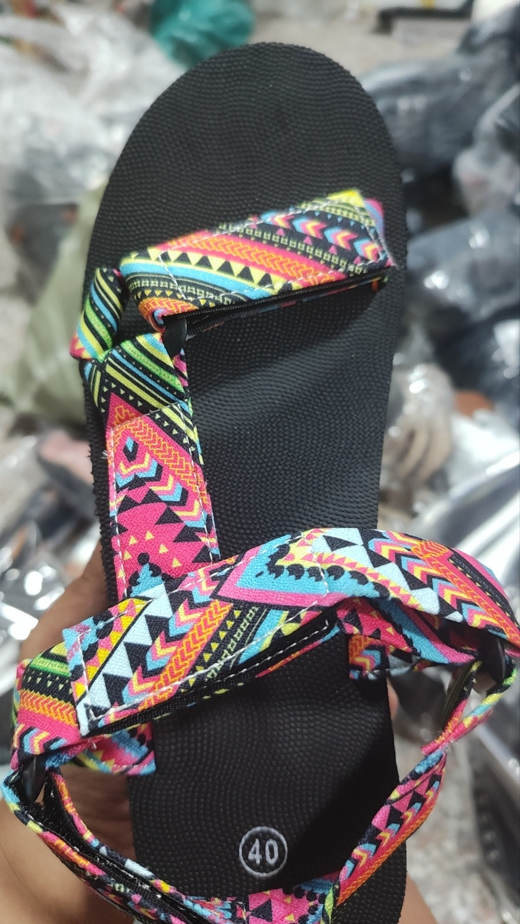Flache Roman Sandalen – Farbblock – Bild 9 | LuxeStyle