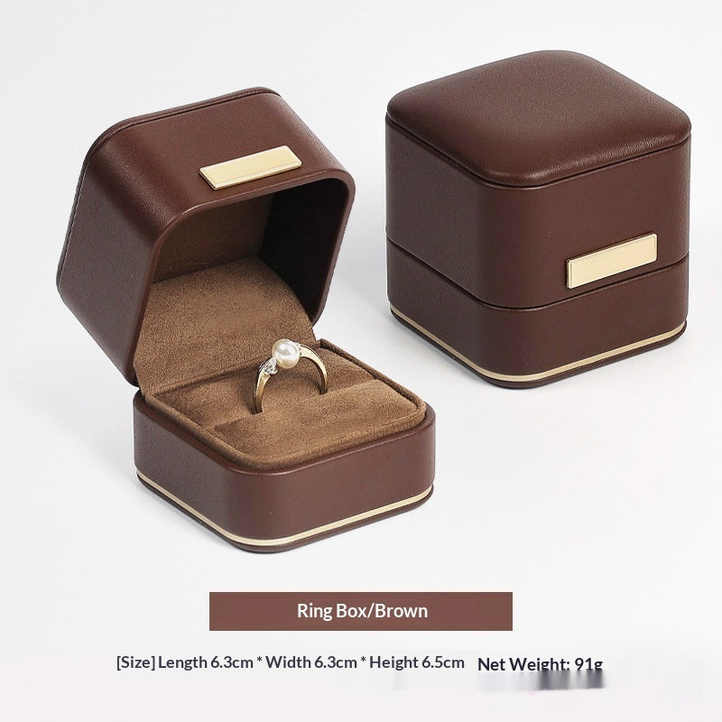 Schmuckbox aus PU-Leder mit abgerundeten Ecken – Bild 4 | LuxeStyle