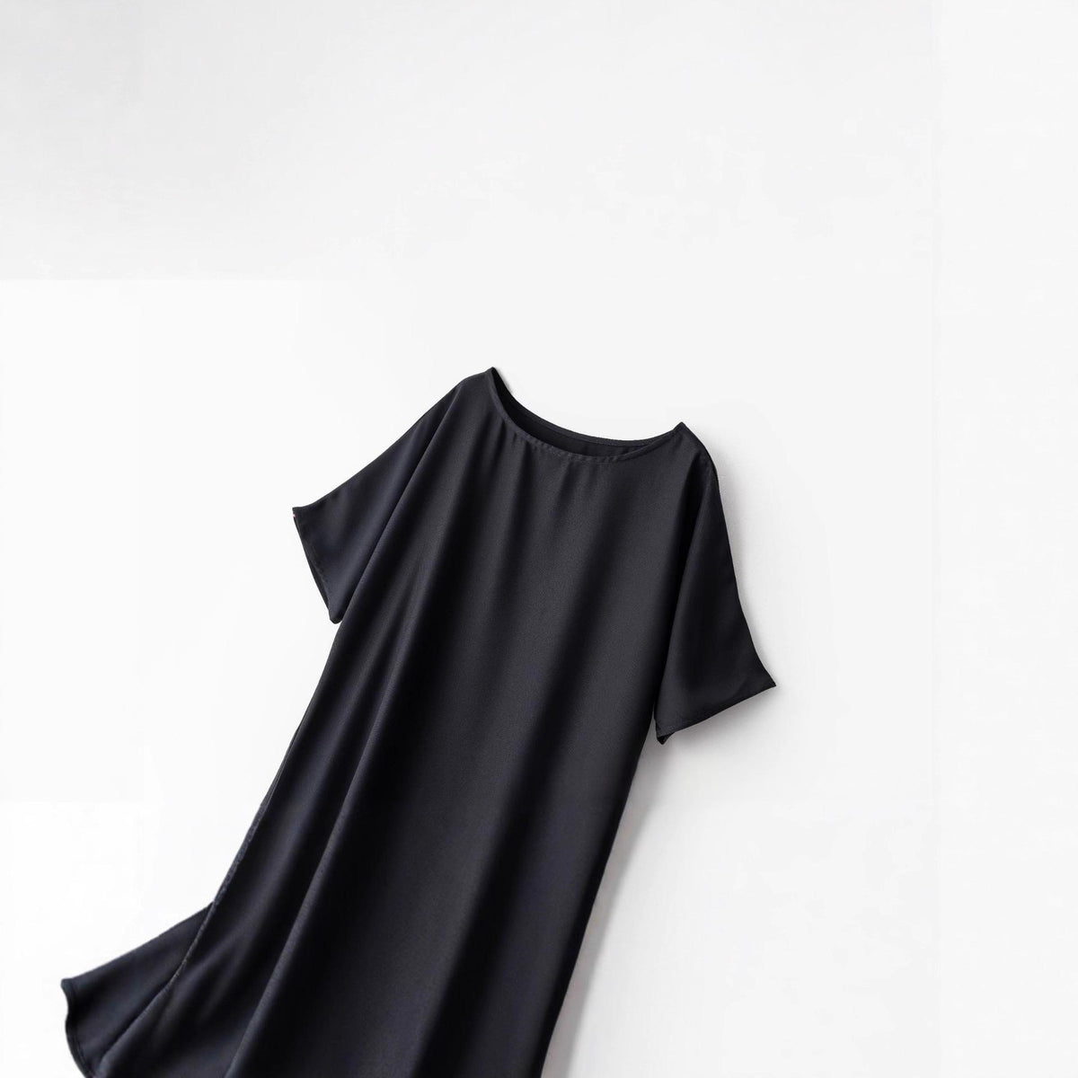 Chiffon-Kleid mit kurzen Ärmeln für grosse Grössen – Bild 6 | LuxeStyle