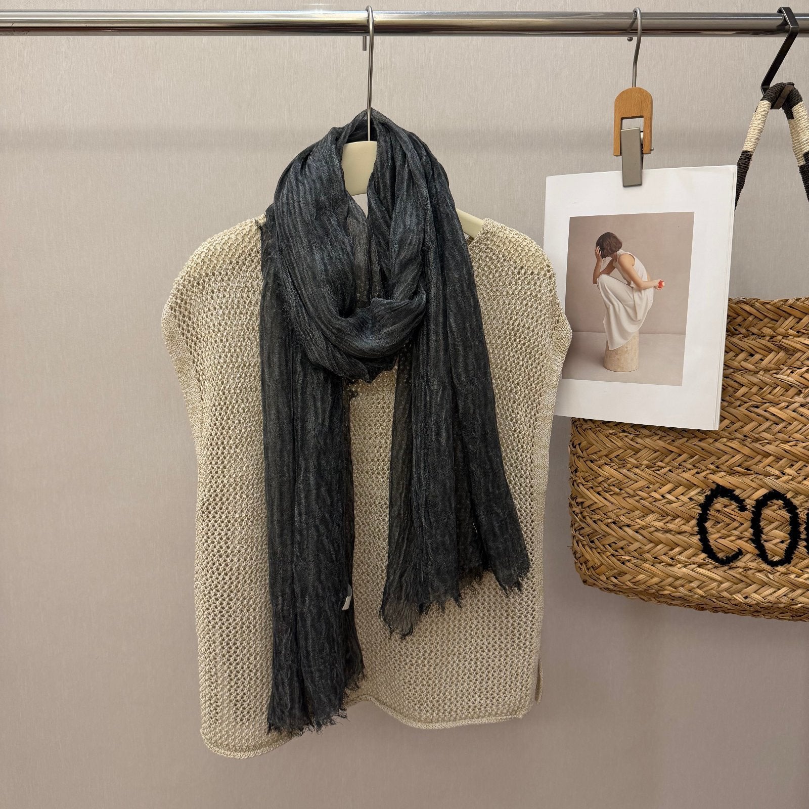 Geknitterter Baumwoll-Leinen Schal im Distressed-Look