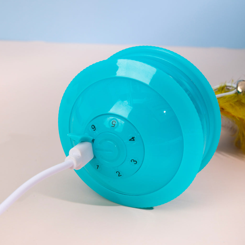 Interaktiver Katzenball mit Ladestation – Bild 3 | LuxeStyle