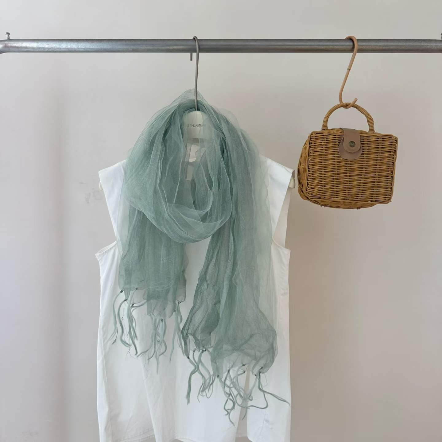 Organza Schal mit Quasten