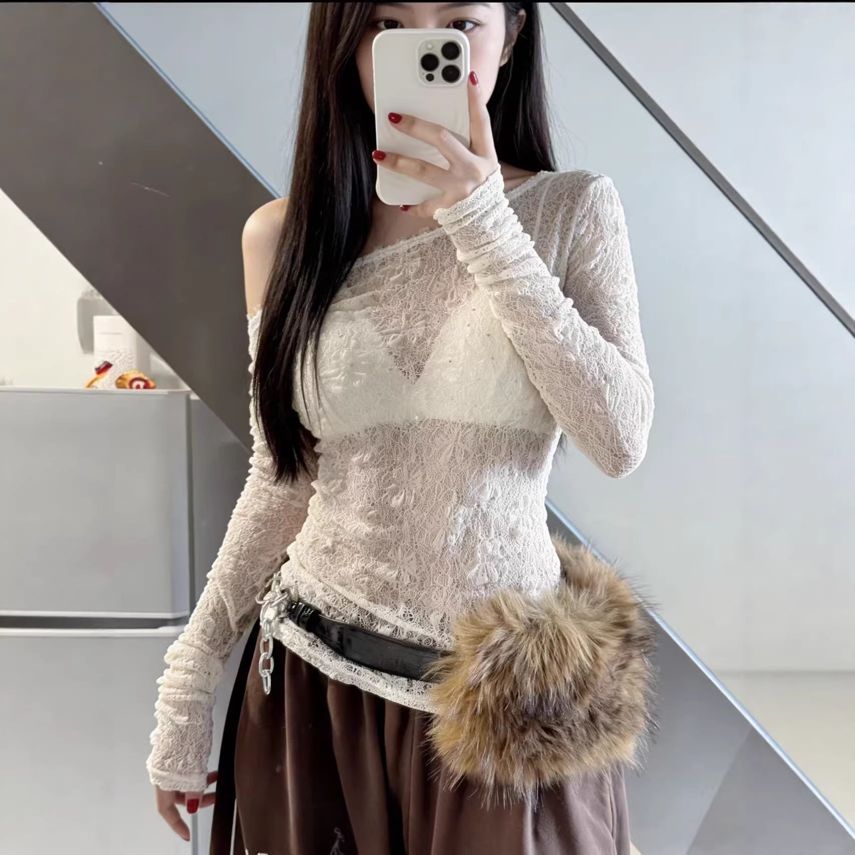 One-Shoulder Spitzen-Top mit Cut-Out