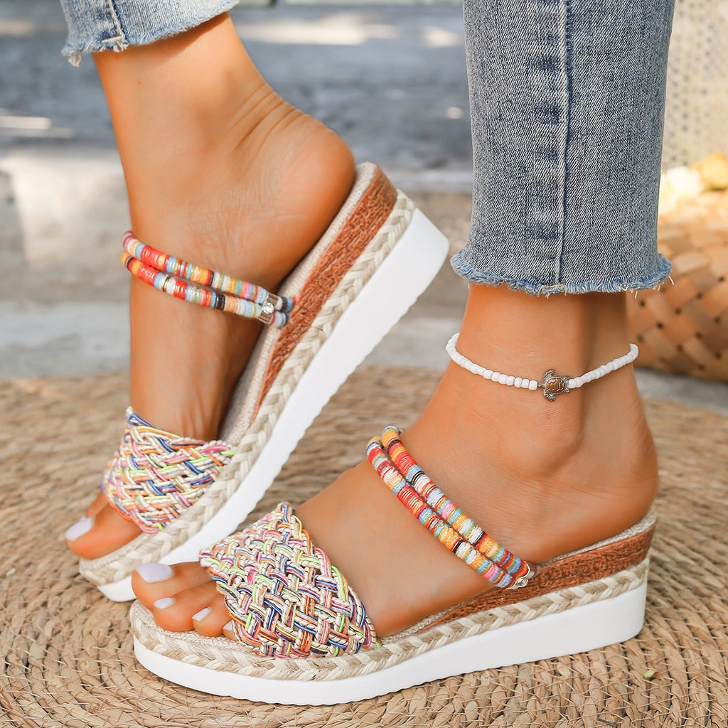 Einzelriemen-Knopf-Plateau-Sandalen – Bild 2 | LuxeStyle