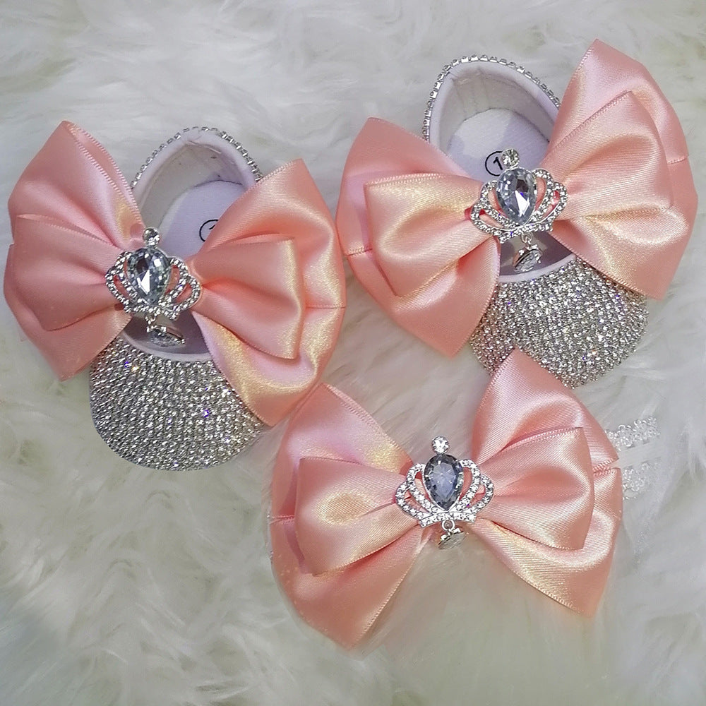 Schnürschuhe mit Haarband und Strass