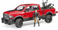 RAM 2500 Power Wagon mit Scrambler Ducati Desert Sled u. Fahrer