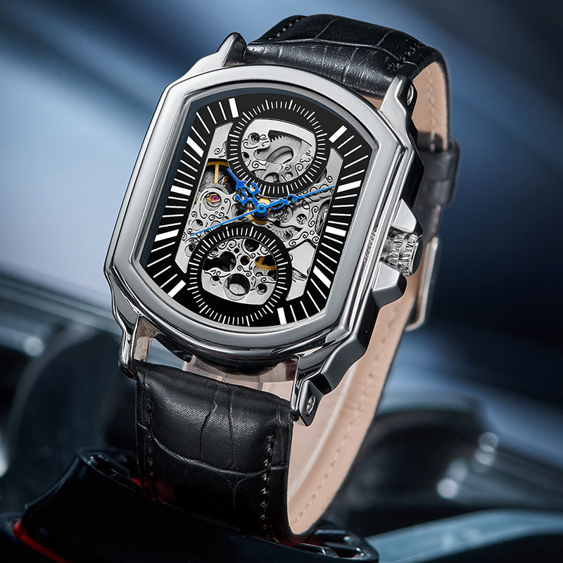 Quadratische Mechanikuhr im Antik-Stil