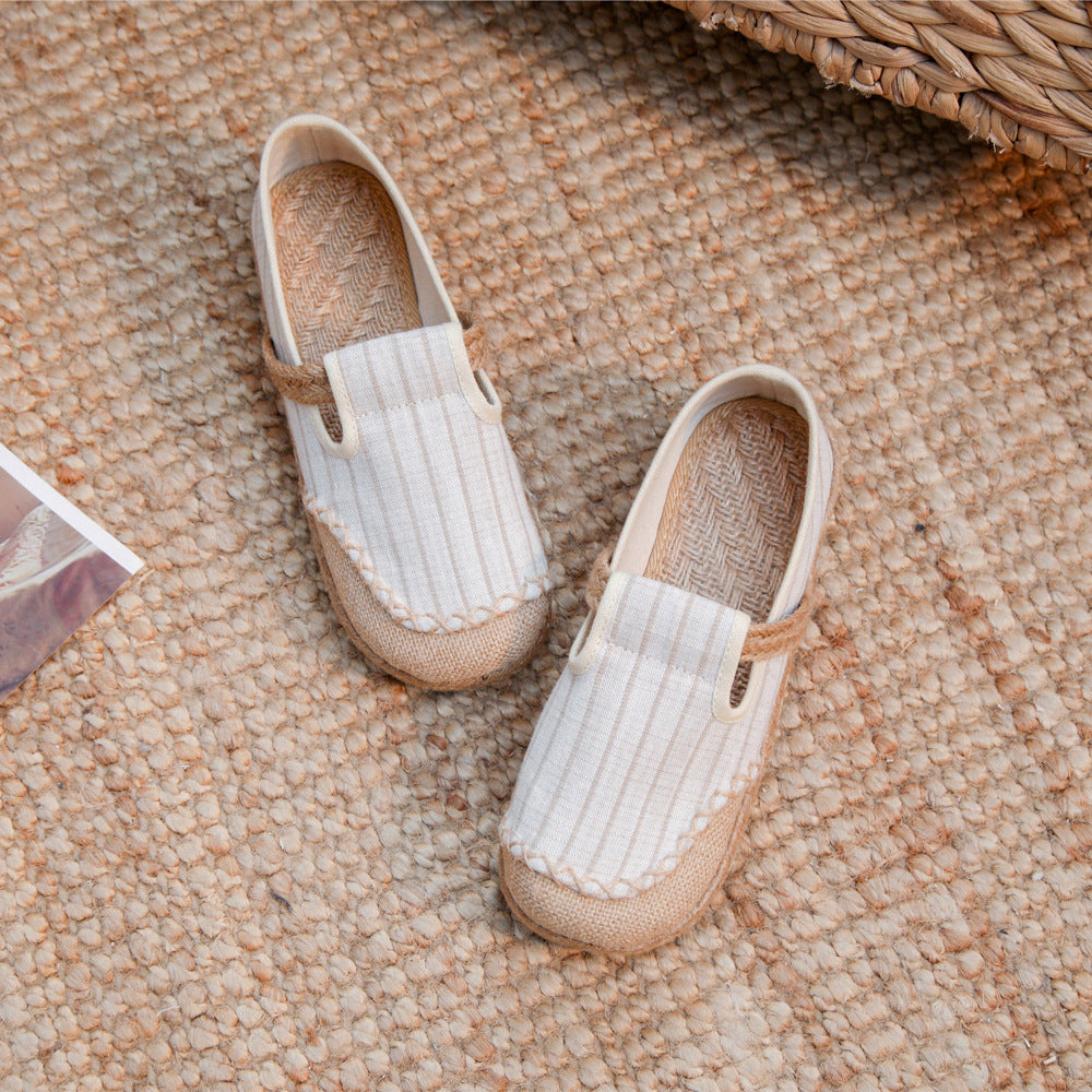 Weisse Leinen-Sneaker mit Streifen