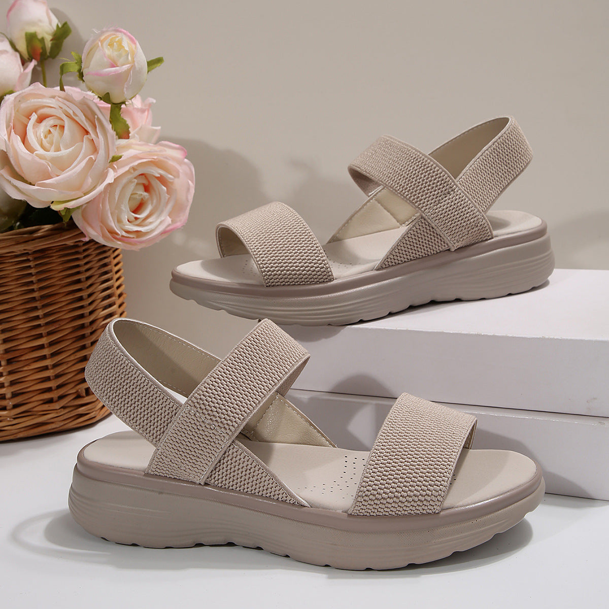 Plateau-Sandalen mit Elastikriemen