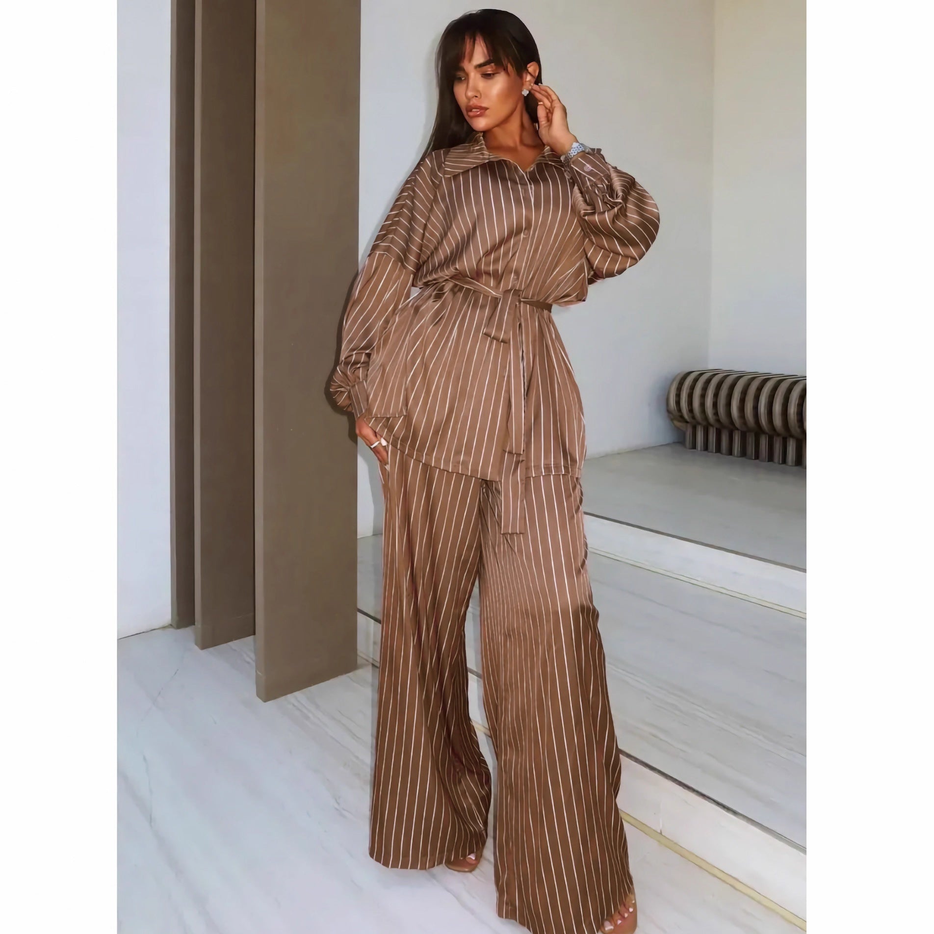 Gestreiftes Zweiteiler-Set mit Cardigan & Hose