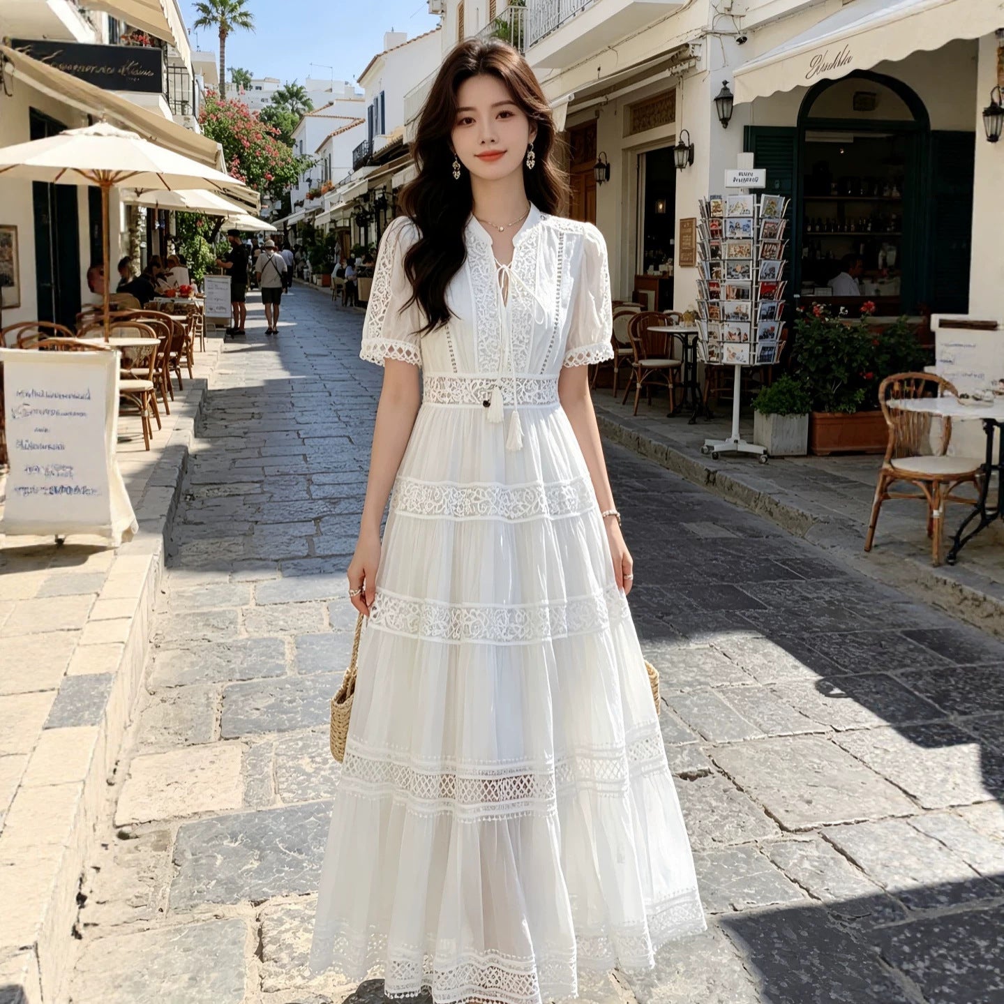 Elegantes A-Linien-Kleid mit Spitze und V-Ausschnitt