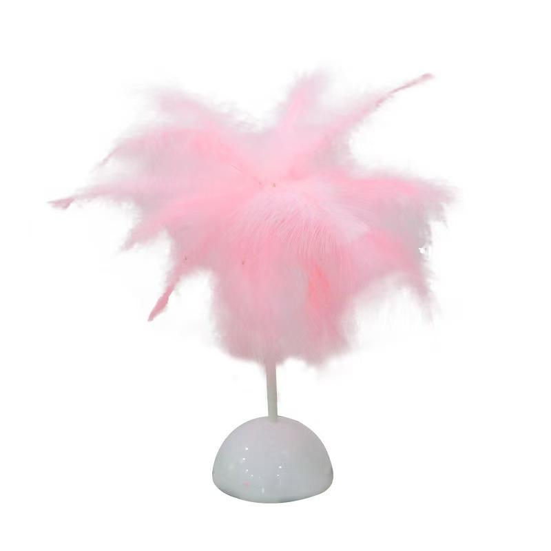 Feather-Lampe mit 80 goldenen Federn – Bild 6 | LuxeStyle