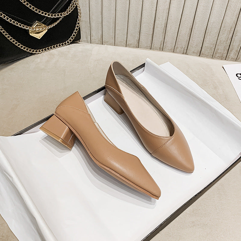 Lederstiefel mit spitzem Zeh und mittlerem Absatz – Bild 7 | LuxeStyle