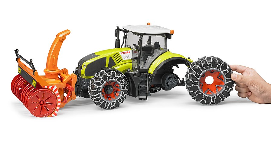 Claas Axion 950 mit Schneeketten und Schneefräse – Bild 4 | LuxeStyle