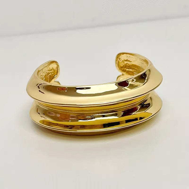 Flying Saucer Armreif für Damen – Bild 5 | LuxeStyle