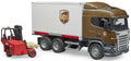 Scania R-Serie UPS Logistik- LKW mit Mitnahmestapler