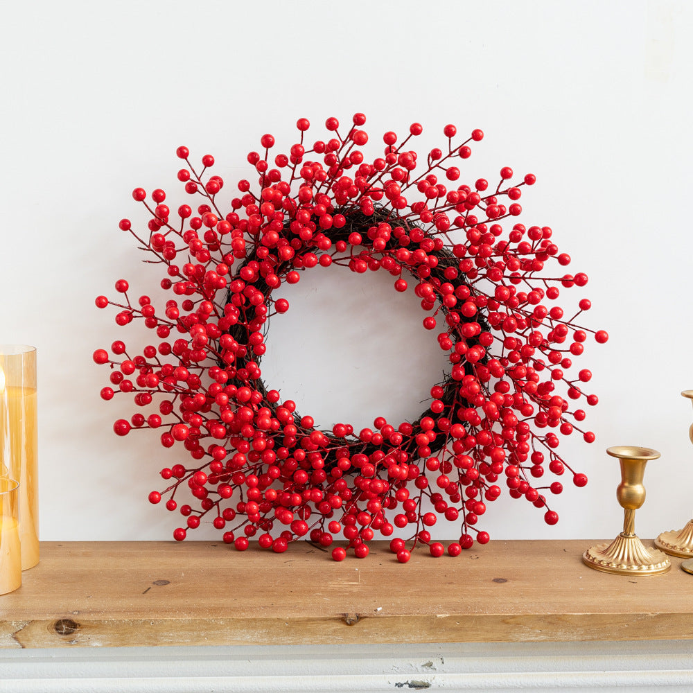 Weihnachtskranz aus künstlichen Stechpalmenblättern – Bild 6 | LuxeStyle
