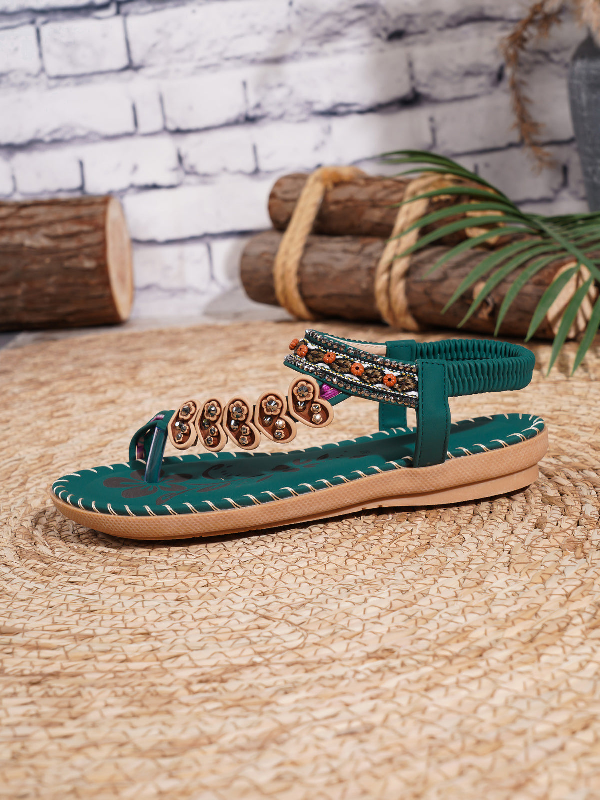 Bohemian Casual Sandalen mit Strass – Bild 9 | LuxeStyle
