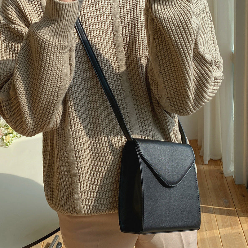Handliche Leder-Umhängetasche fürs Smartphone | LuxeStyle