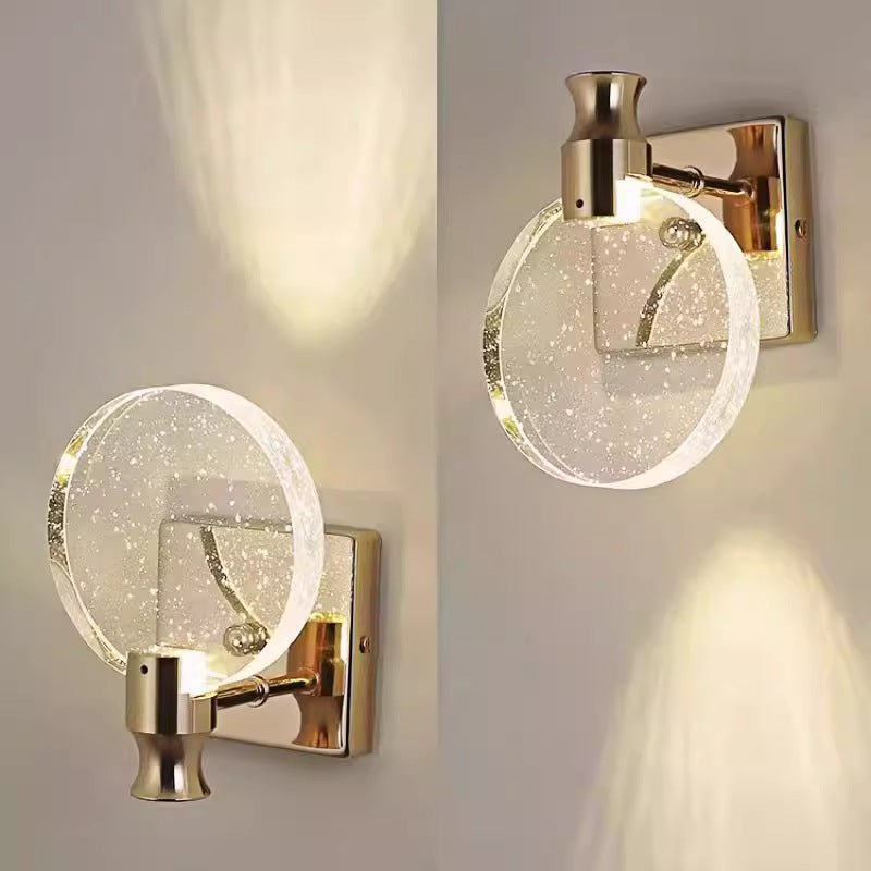 Goldene Wandlichtleiste TV‑Raum – Bild 3 | LuxeStyle